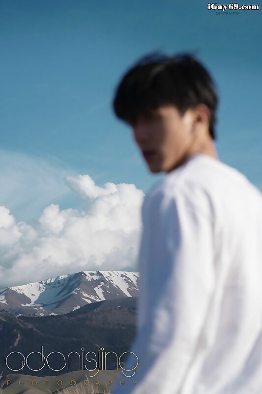 Next Image >>