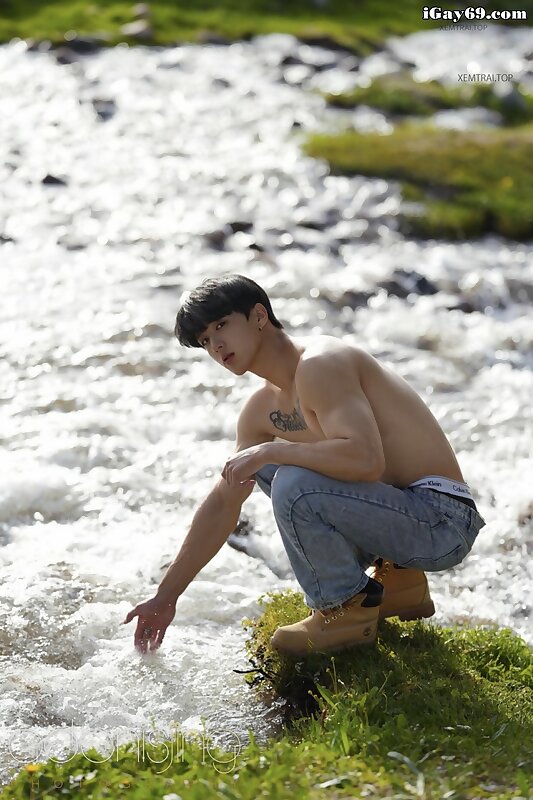 Next Image >>