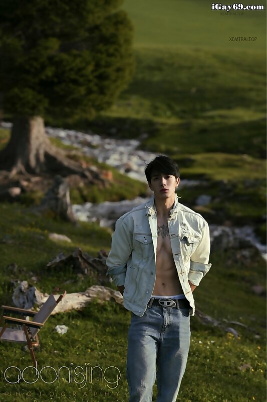 Next Image >>