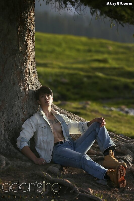 Next Image >>