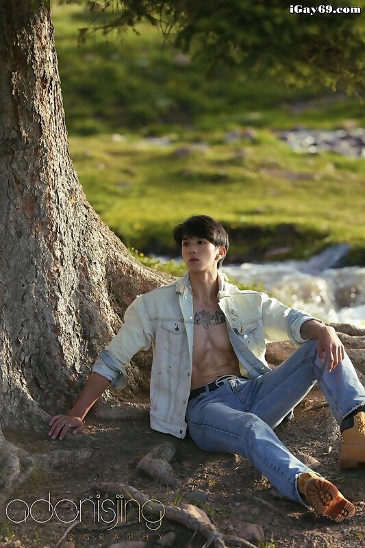 Next Image >>