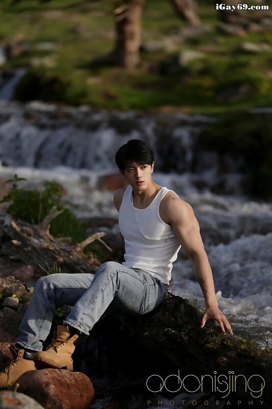 Next Image >>