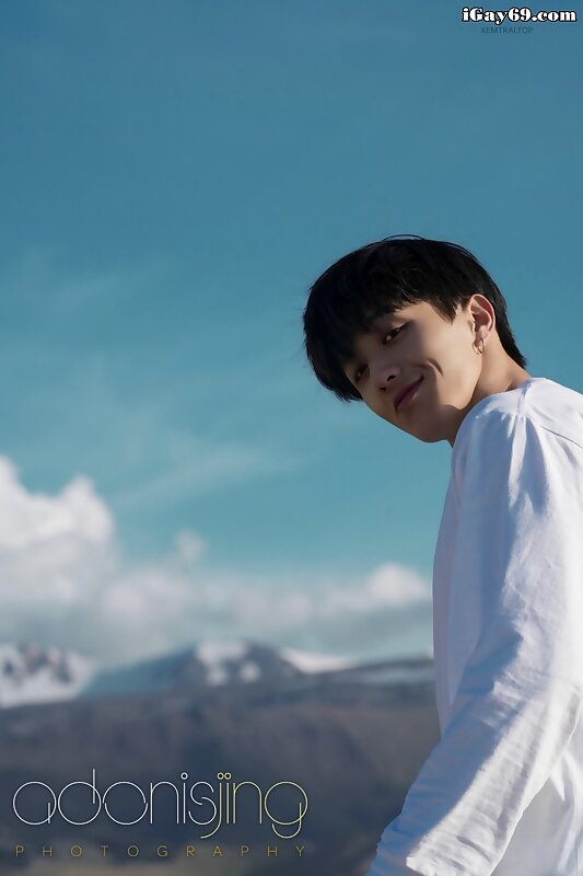 Next Image >>