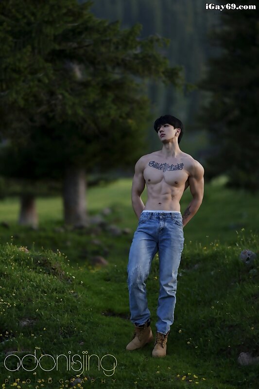 Next Image >>