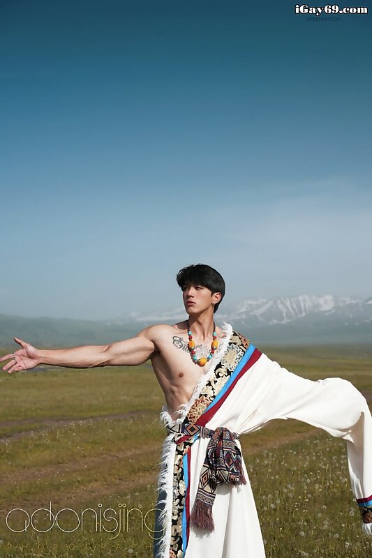 Next Image >>