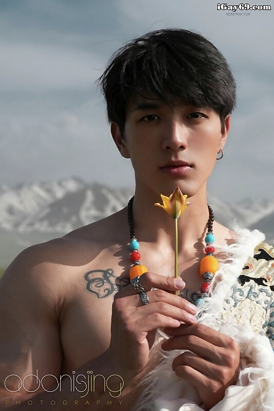Next Image >>