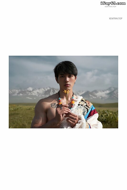 Next Image >>