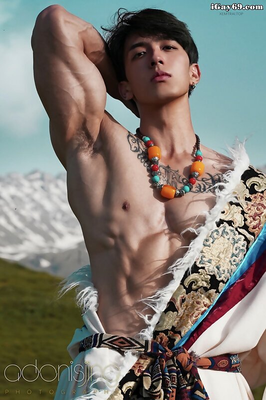 Next Image >>