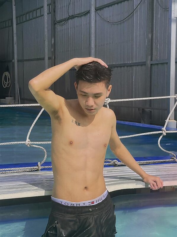 Next Image >>