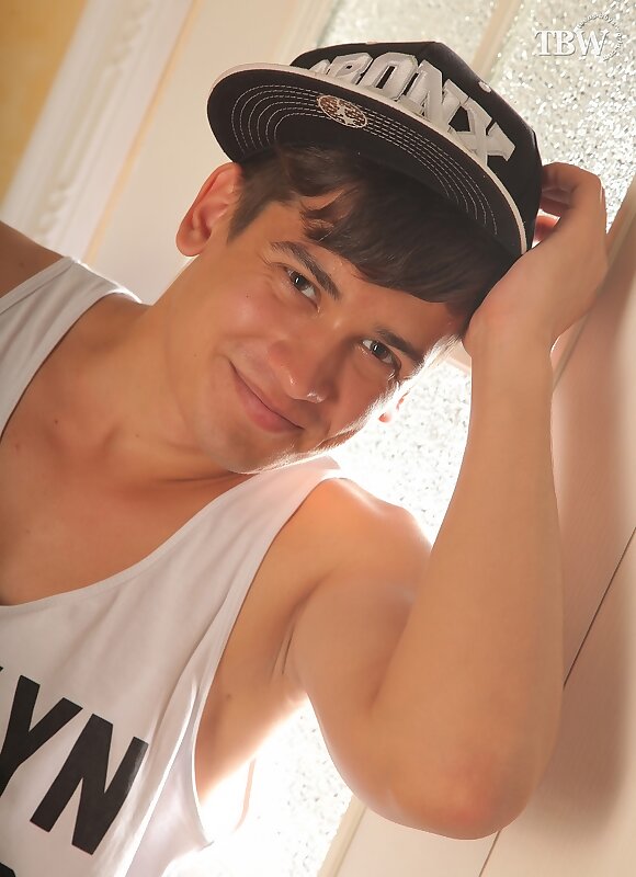 Next Image >>