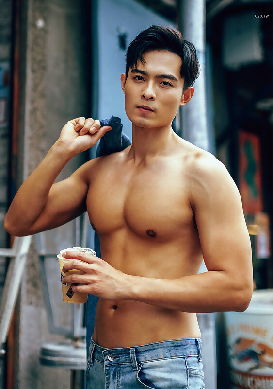 Next Image >>