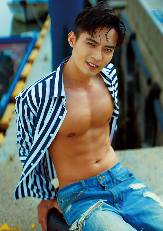 Next Image >>