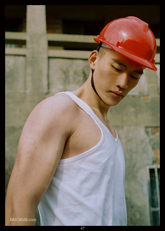 Next Image >>