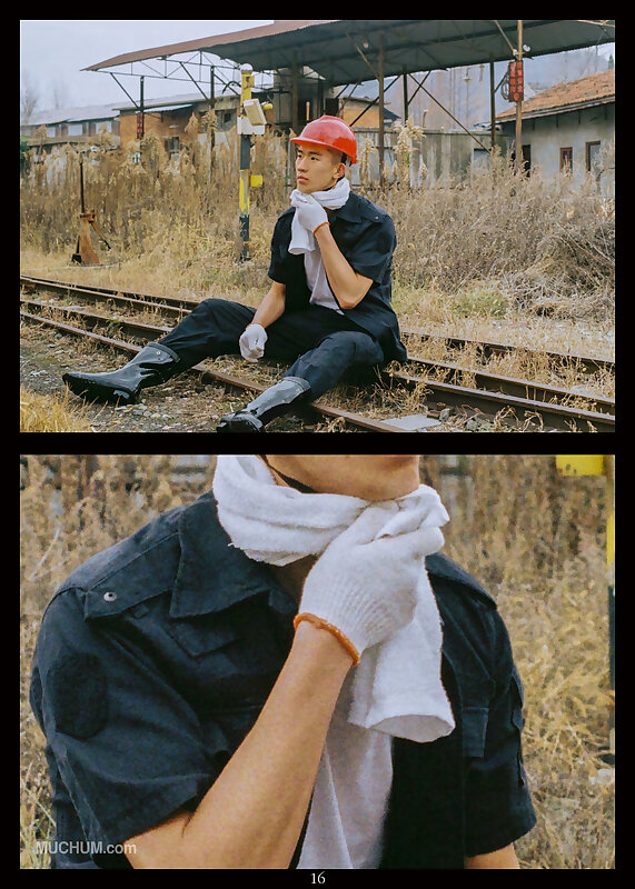 Next Image >>
