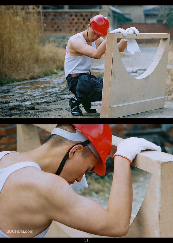 Next Image >>