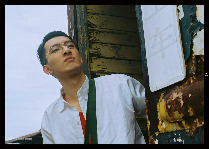 Next Image >>