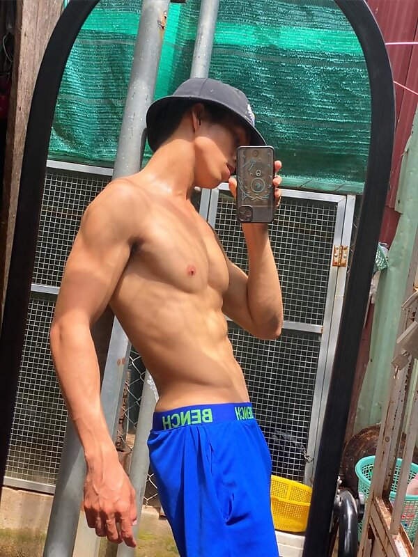 Next Image >>