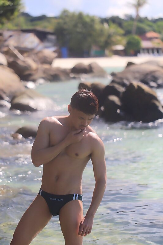 Next Image >>