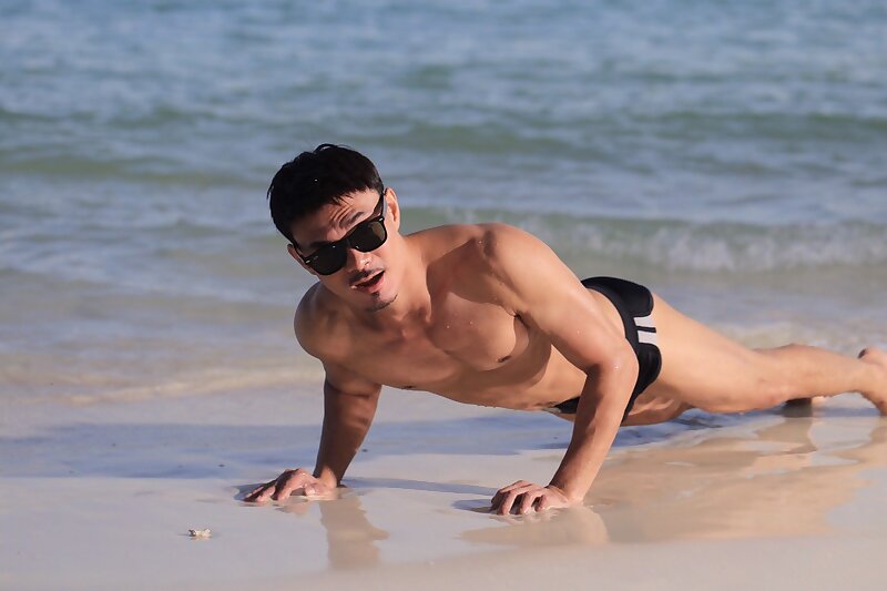 Next Image >>