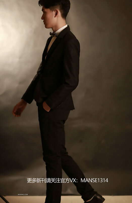 Next Image >>