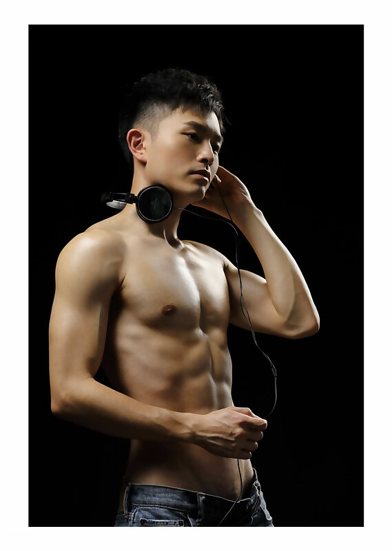 Next Image >>