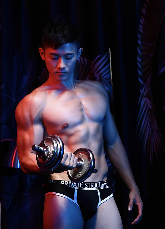 Next Image >>