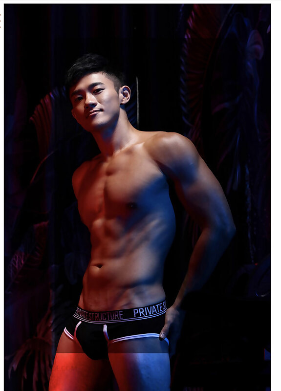 Next Image >>