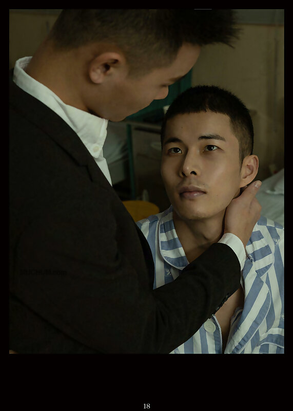 Next Image >>
