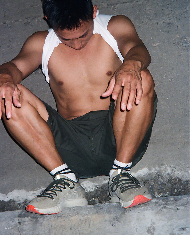 Next Image >>