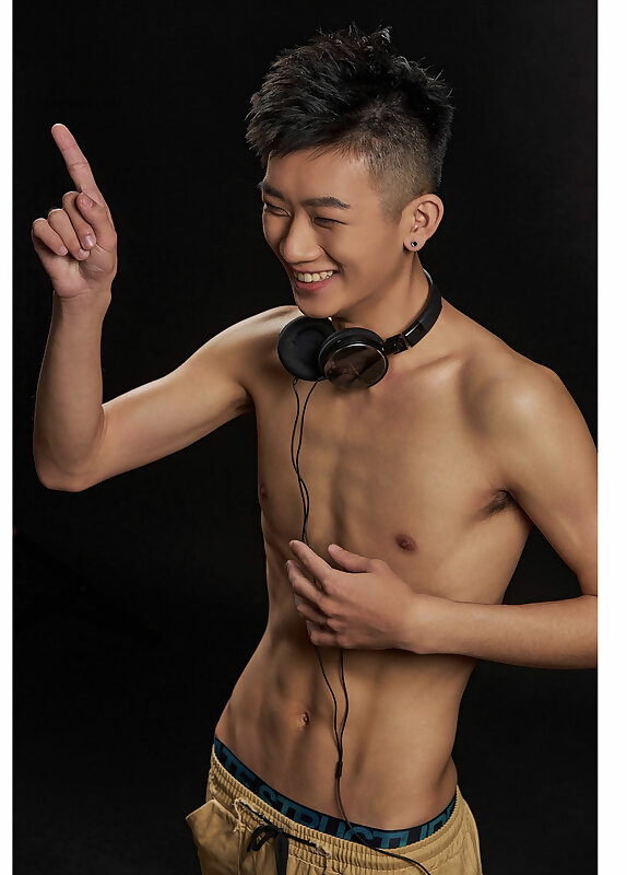 Next Image >>