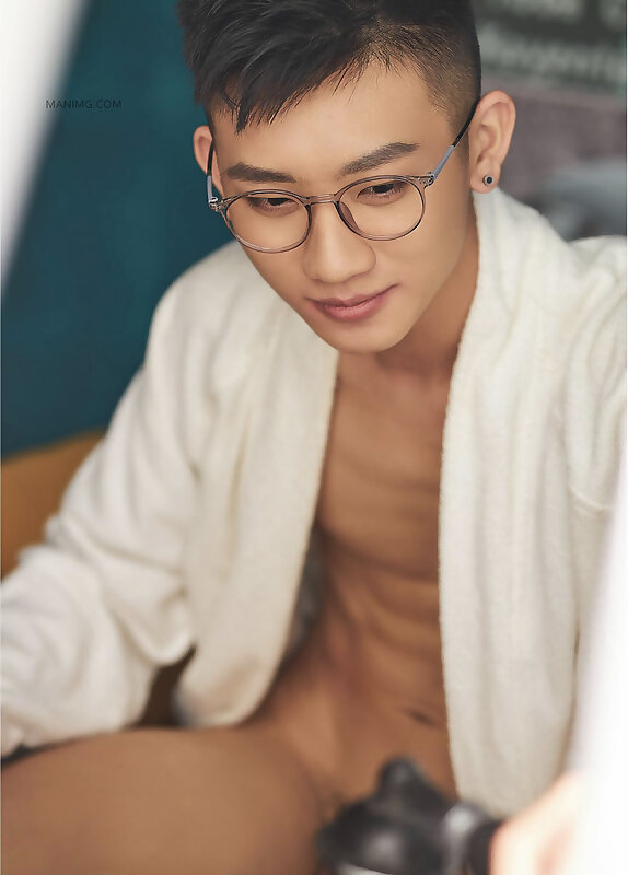 Next Image >>