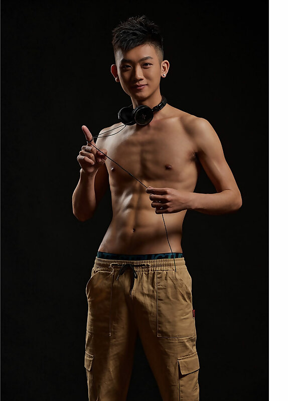 Next Image >>