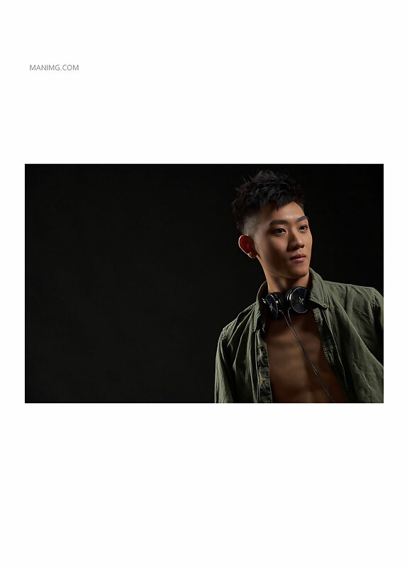 Next Image >>