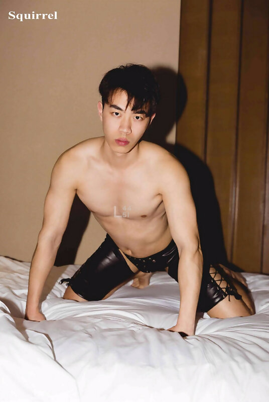 Next Image >>