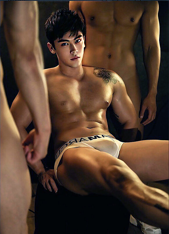 Next Image >>