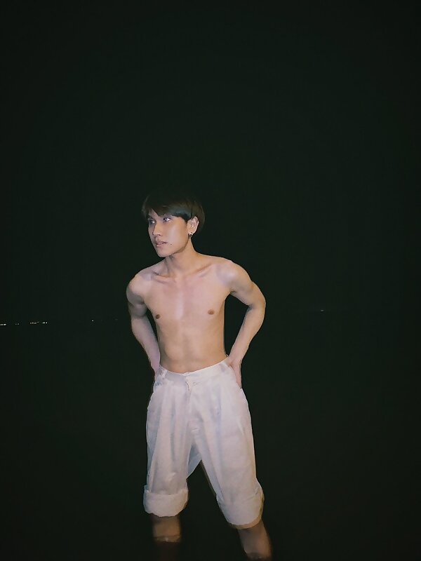 Next Image >>
