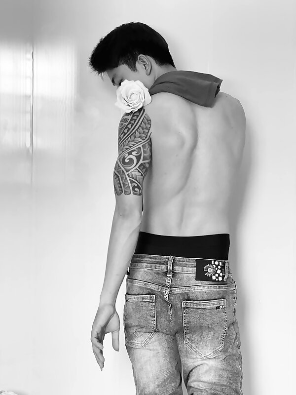 Next Image >>