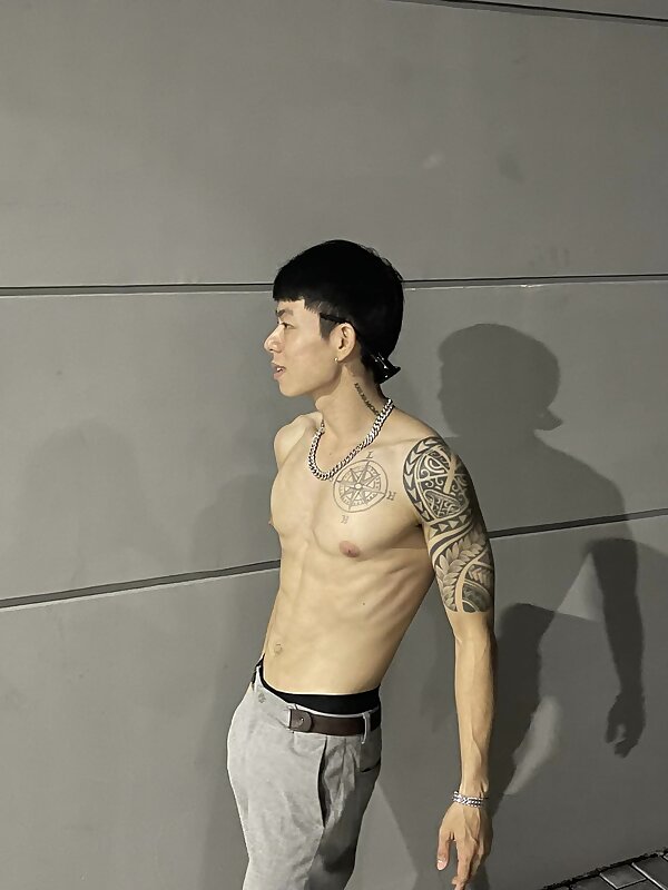 Next Image >>