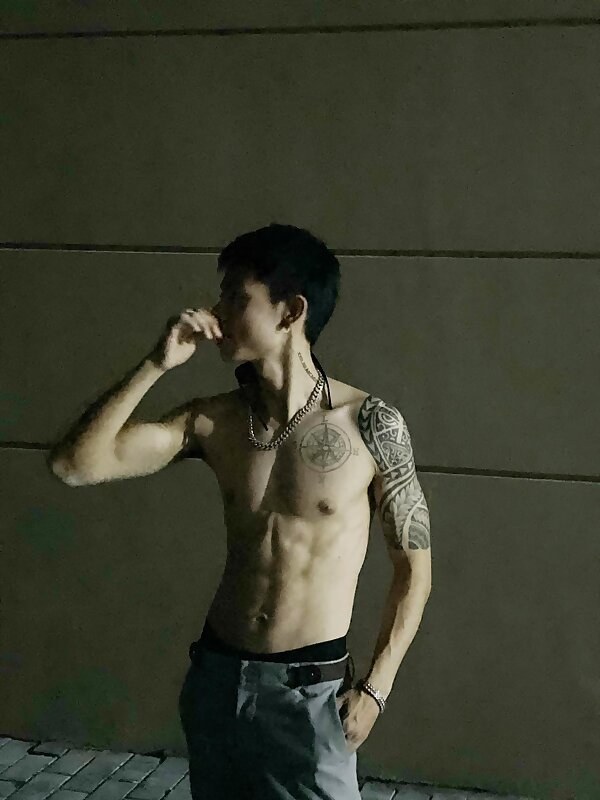 Next Image >>
