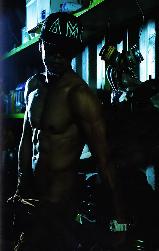 Next Image >>