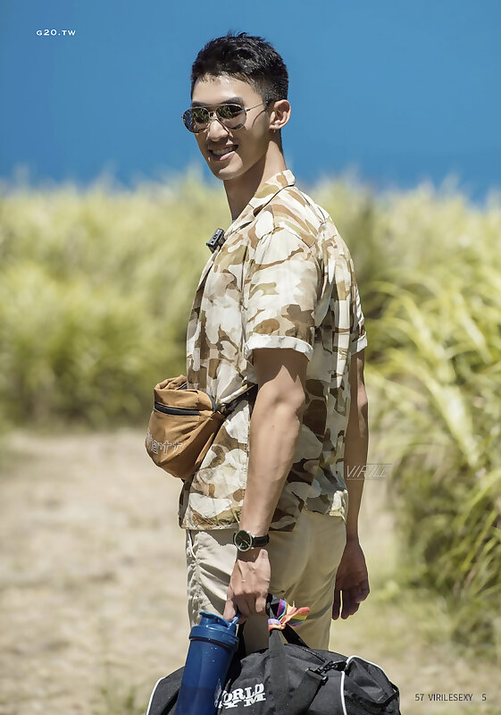 Next Image >>