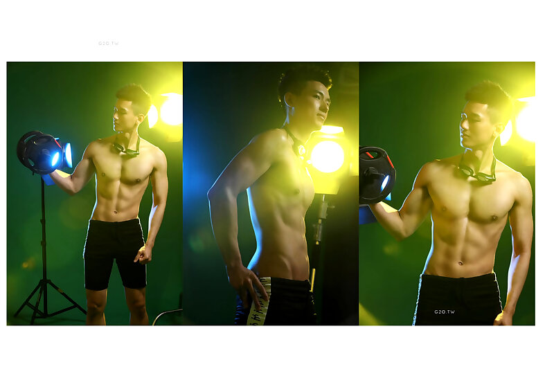 Next Image >>
