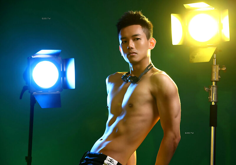Next Image >>