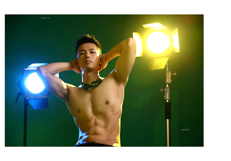 Next Image >>