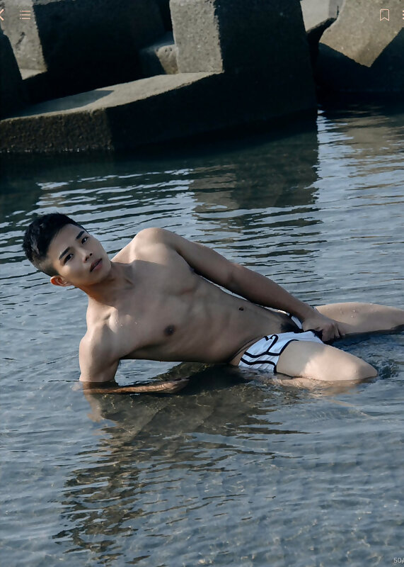 Next Image >>
