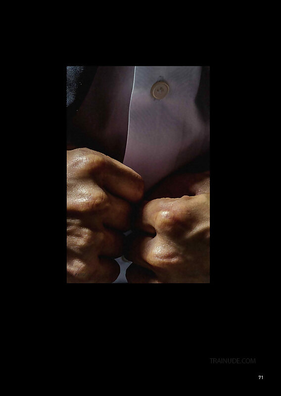 Next Image >>