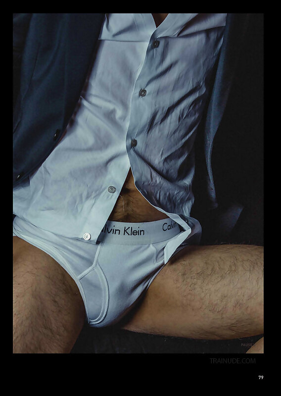 Next Image >>