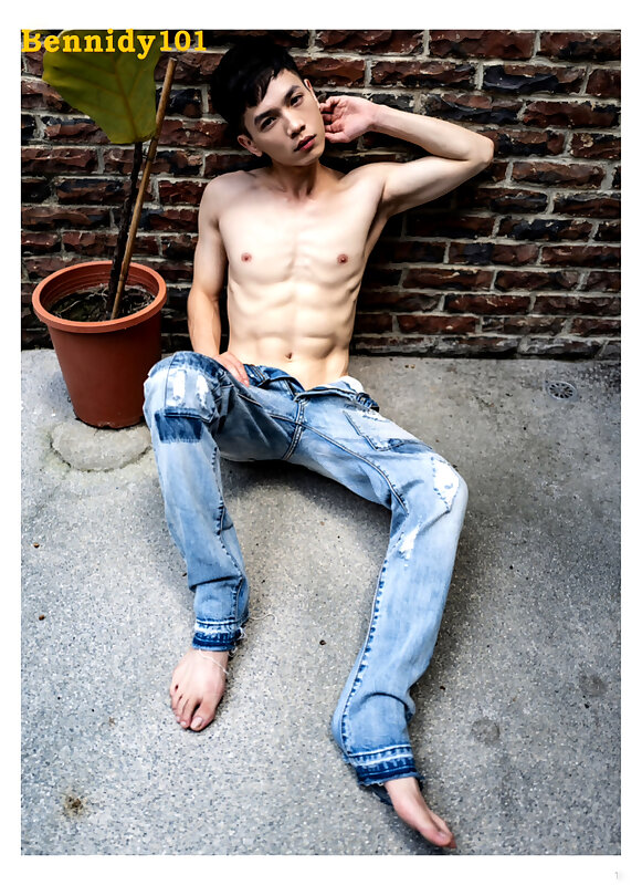 Next Image >>