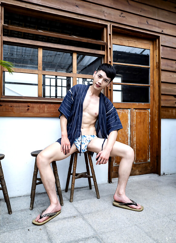 Next Image >>