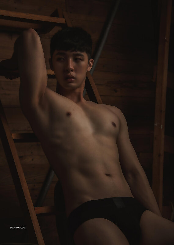 Next Image >>